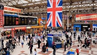 A Walk Through The London Victoria Station London England [upl. by Yelnahs]